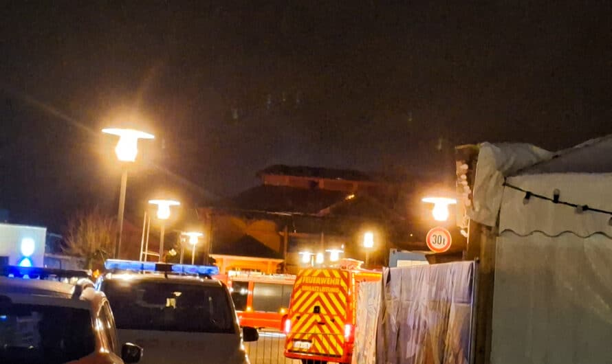 Weihnachtsmarkt in Oberhausen geräumt nach Großbrand