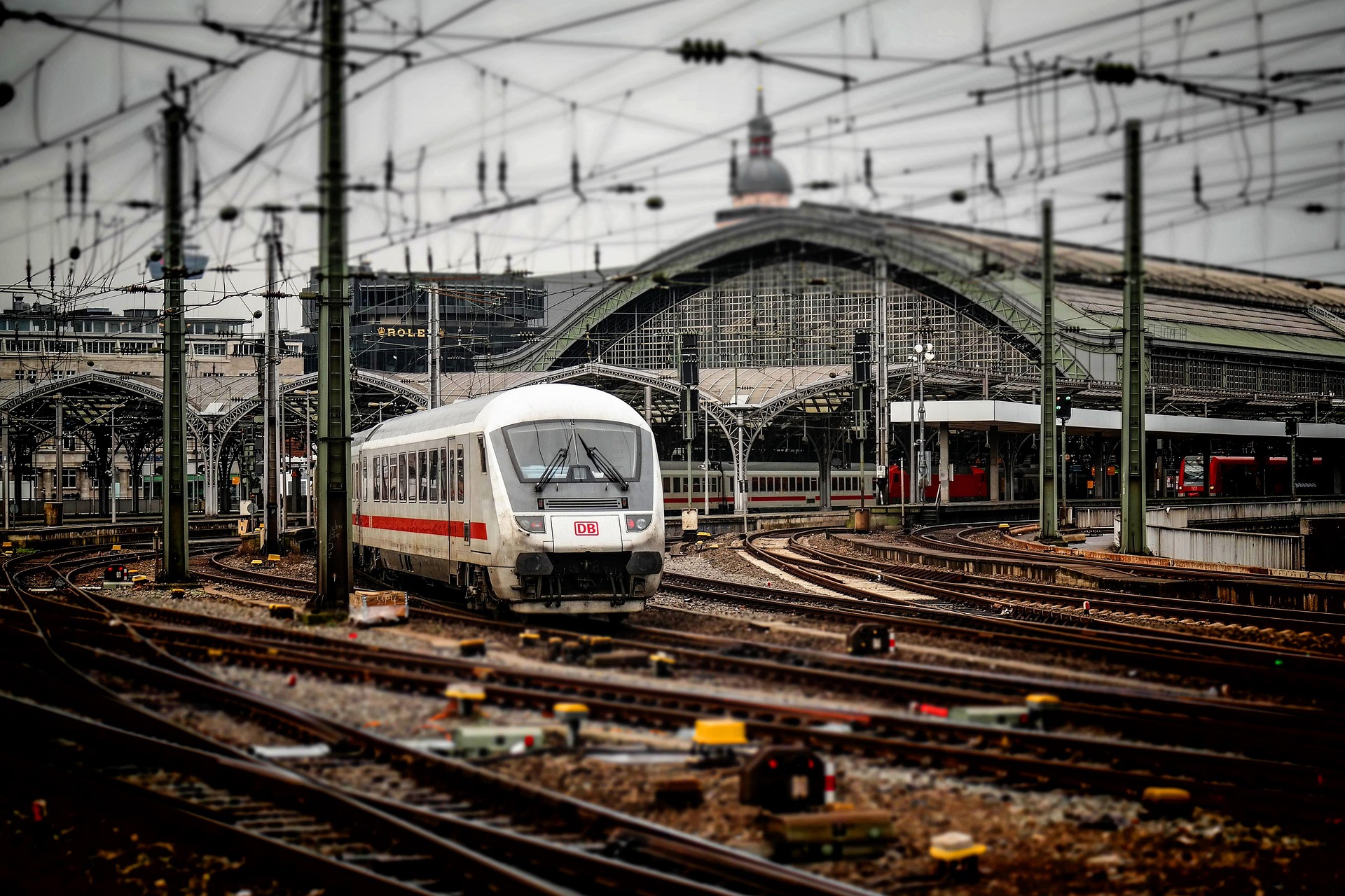 train 619082 1920